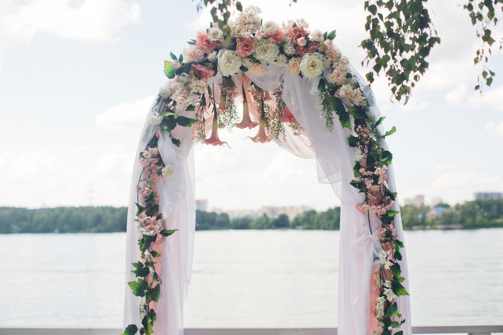 What Are The Essentials Of A DIY Wedding Arch?